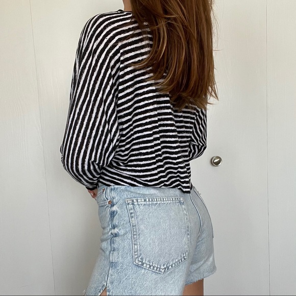 Stripped Cropped Long-Sleeve Shirt - Picture 4 of 5